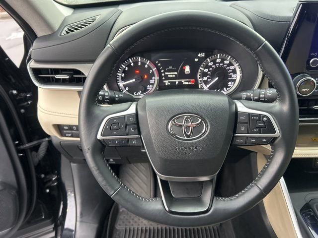 Used 2024 Toyota Highlander XLE image 17