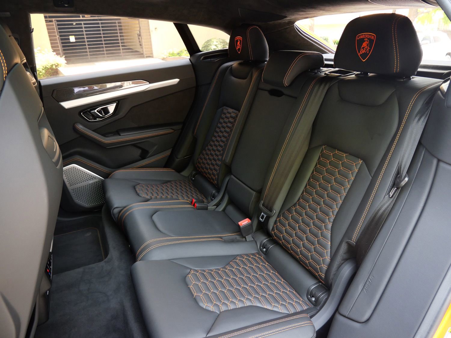 Used 2021 Lamborghini Urus AWD/4WD image 6