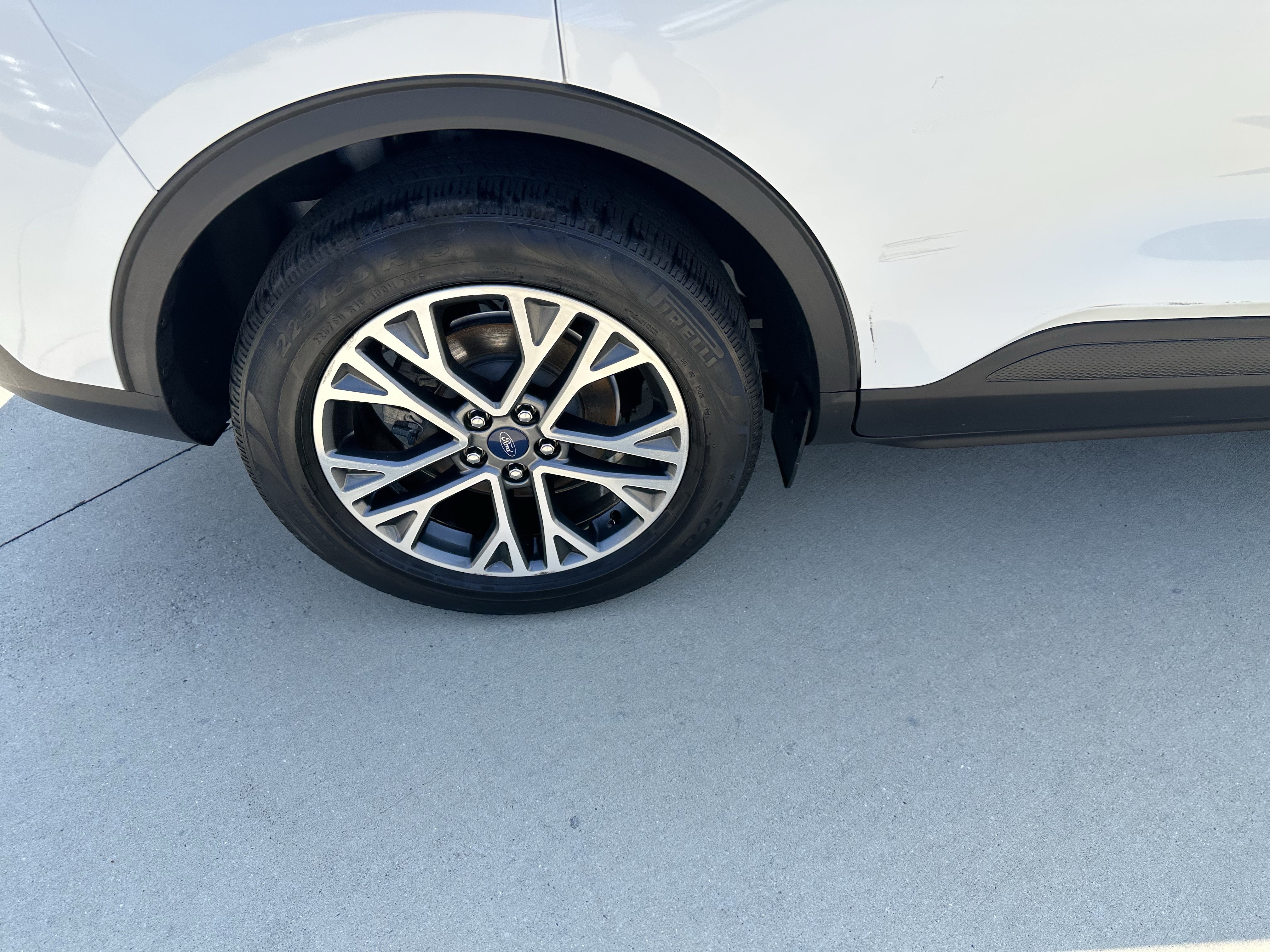 Used 2020 Ford Escape SEL FWD image 3