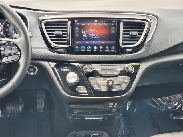 Used 2018 Chrysler Pacifica Touring-L Plus w/ S Appearance Package image 24