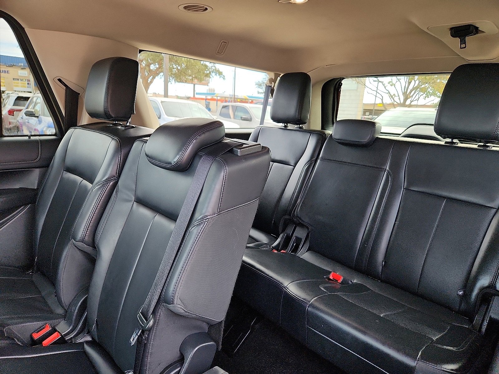 Used 2024 Ford Expedition Max XLT image 11