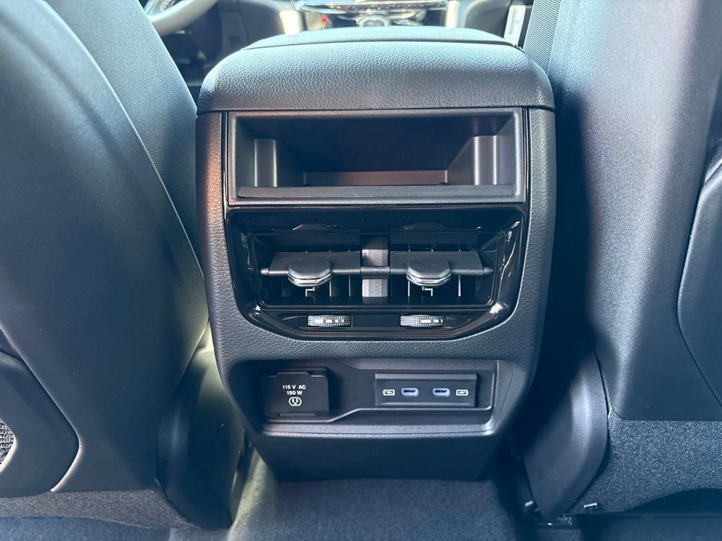 New 2026 Jeep Grand Cherokee Altitude AWD/4WD image 18