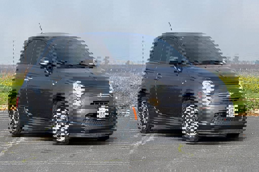 Used 2017 FIAT 500 e image 2