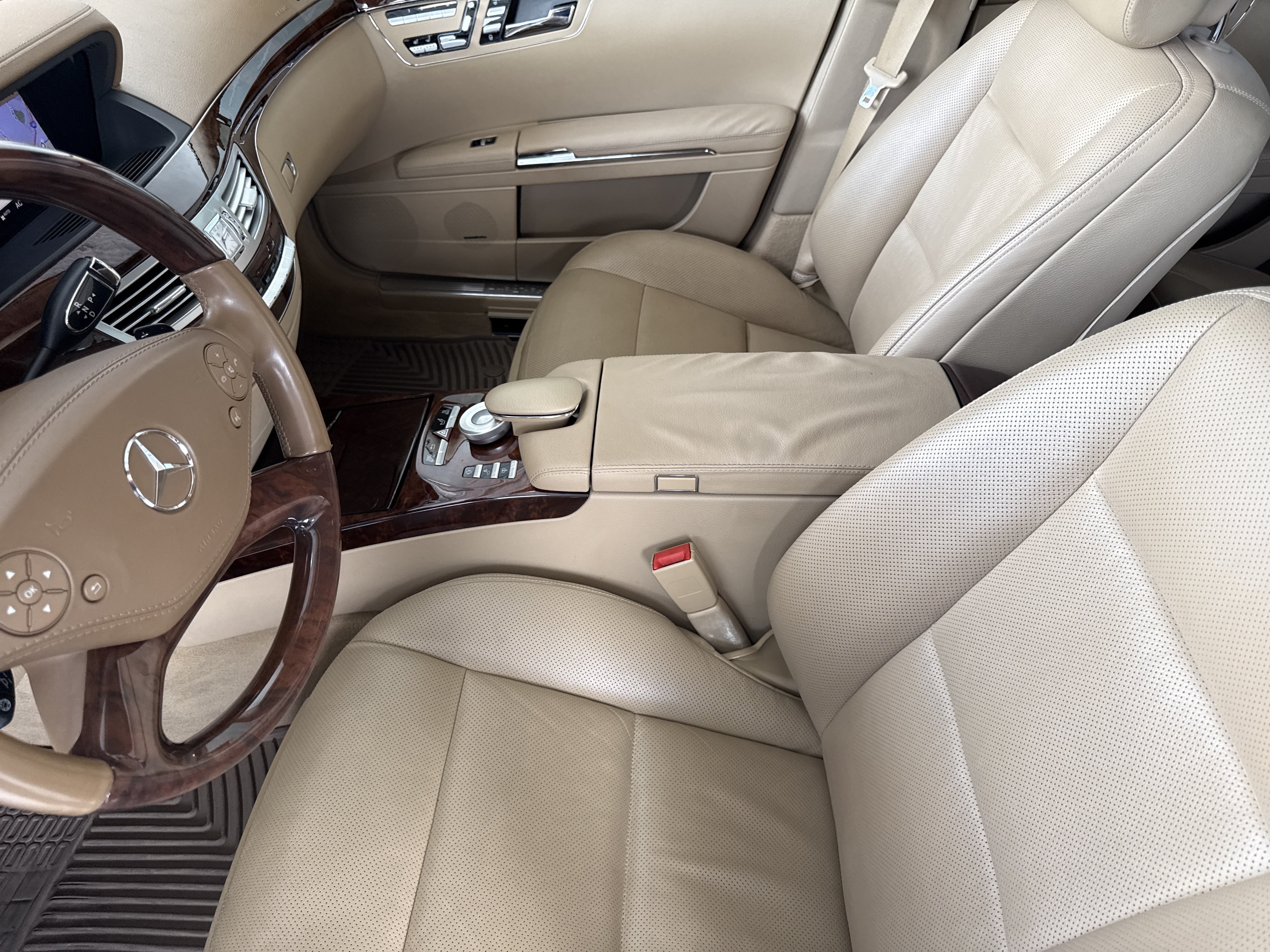 Used 2011 Mercedes-Benz S 550 image 25