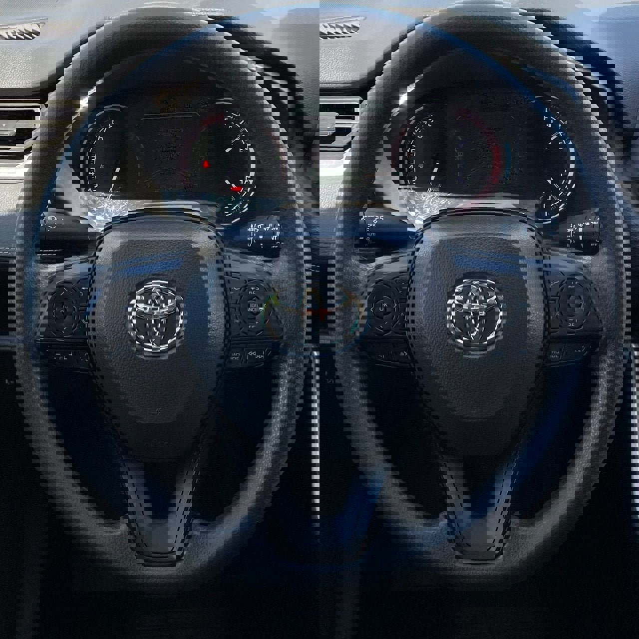 Used 2024 Toyota RAV4 XLE image 13