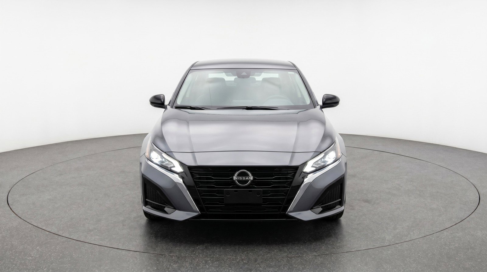 Used 2025 Nissan Altima 2.5 SV FWD image 2