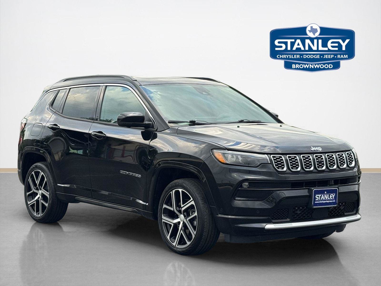 Used 2024 Jeep Compass Limited w/ Elite Group AWD/4WD image 1