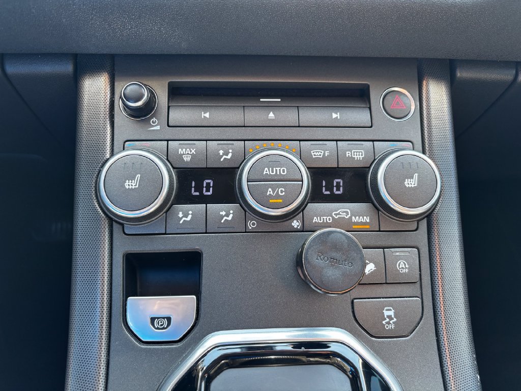 Used 2019 Land Rover Range Rover Evoque SE AWD/4WD image 25