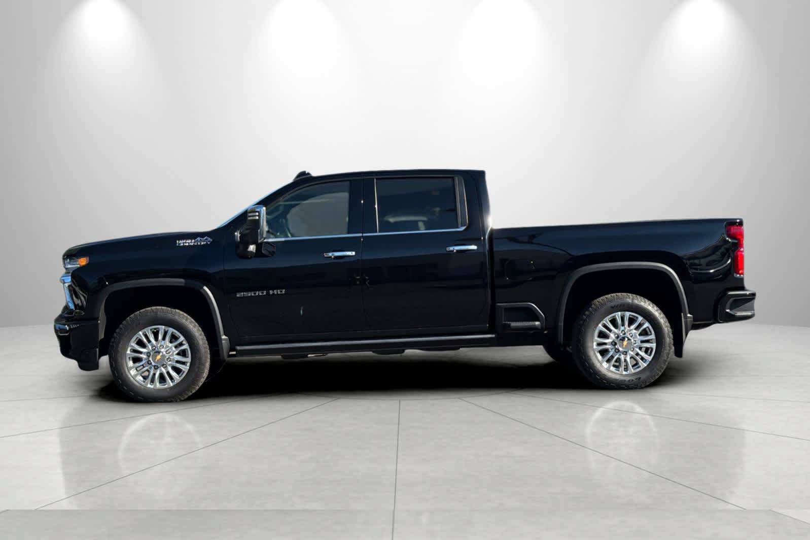 Used 2021 Chevrolet Silverado 2500 High Country w/ Z71 Off-Road Package AWD/4WD image 5