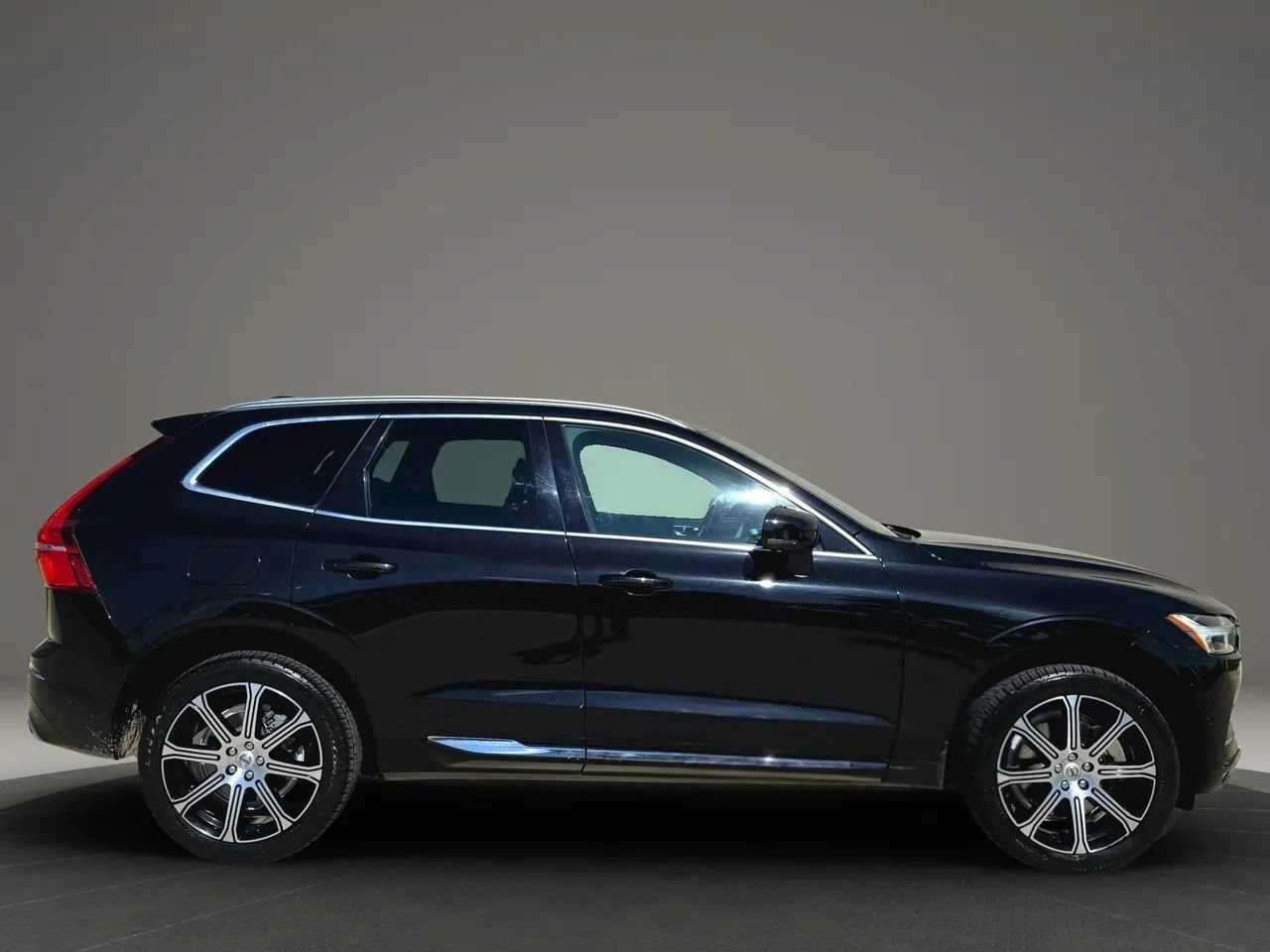 Used 2018 Volvo XC60 T6 Inscription w/ Luxury Seat Package AWD/4WD image 8