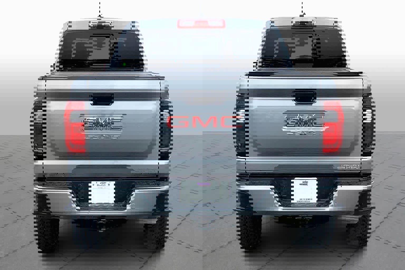 Used 2023 GMC Canyon Denali image 5