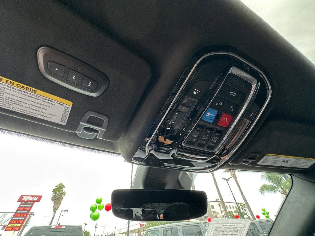 Used 2022 Jeep Grand Cherokee Summit AWD/4WD image 25