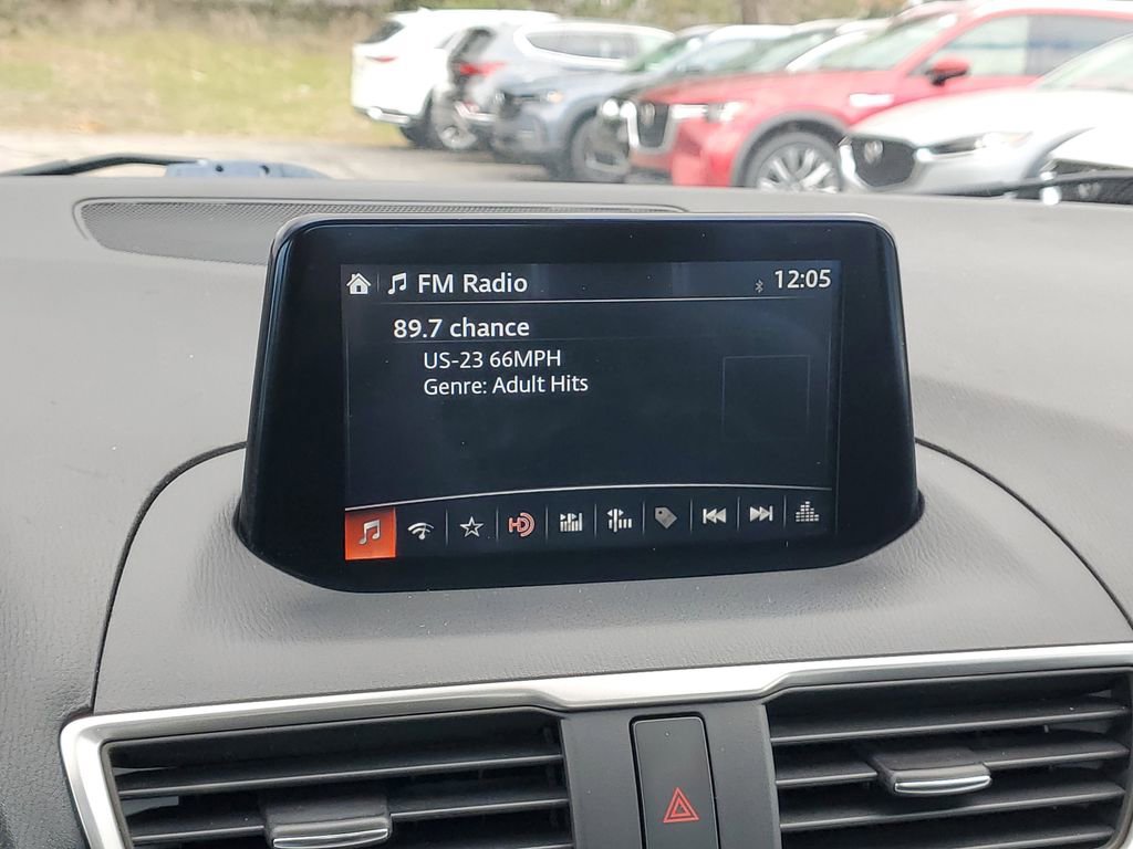 Used 2018 MAZDA MAZDA3 Touring image 23