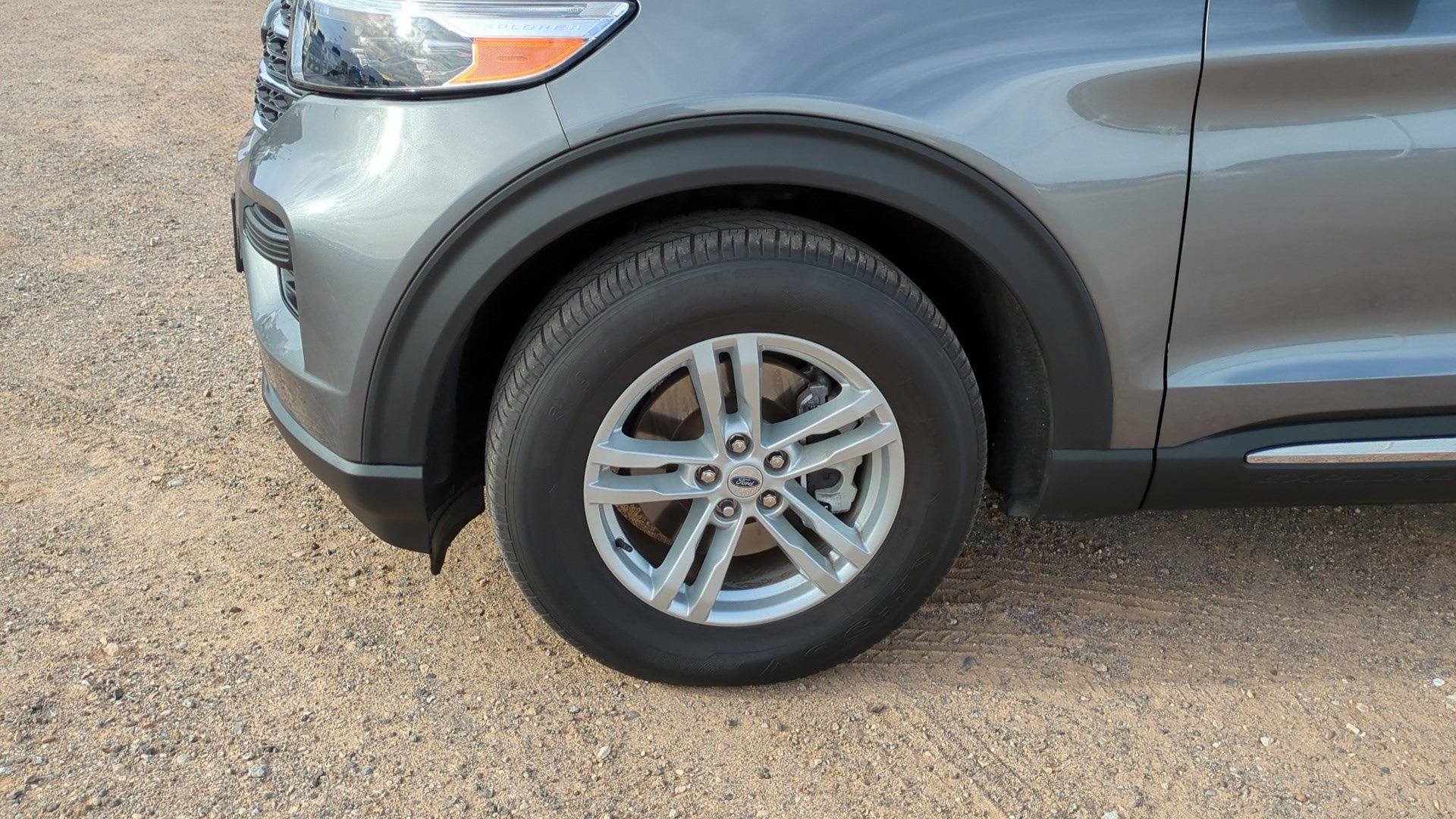 Used 2022 Ford Explorer XLT image 9