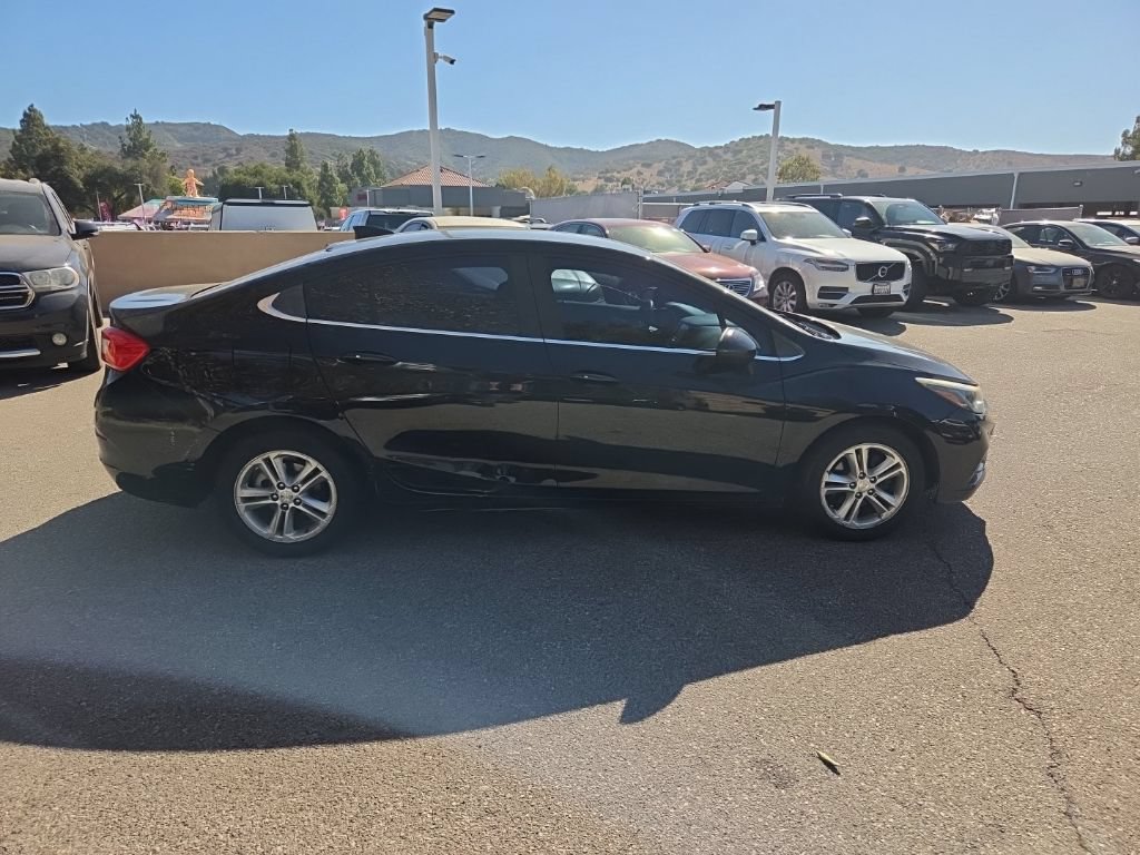 Used 2017 Chevrolet Cruze LT w/ Convenience Package FWD image 7