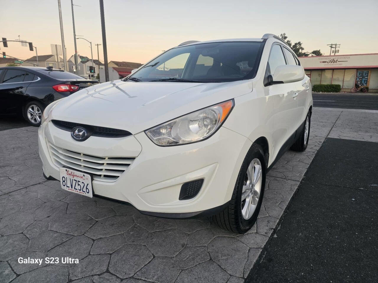 Used 2011 Hyundai Tucson GLS w/ Navigation Pkg 2