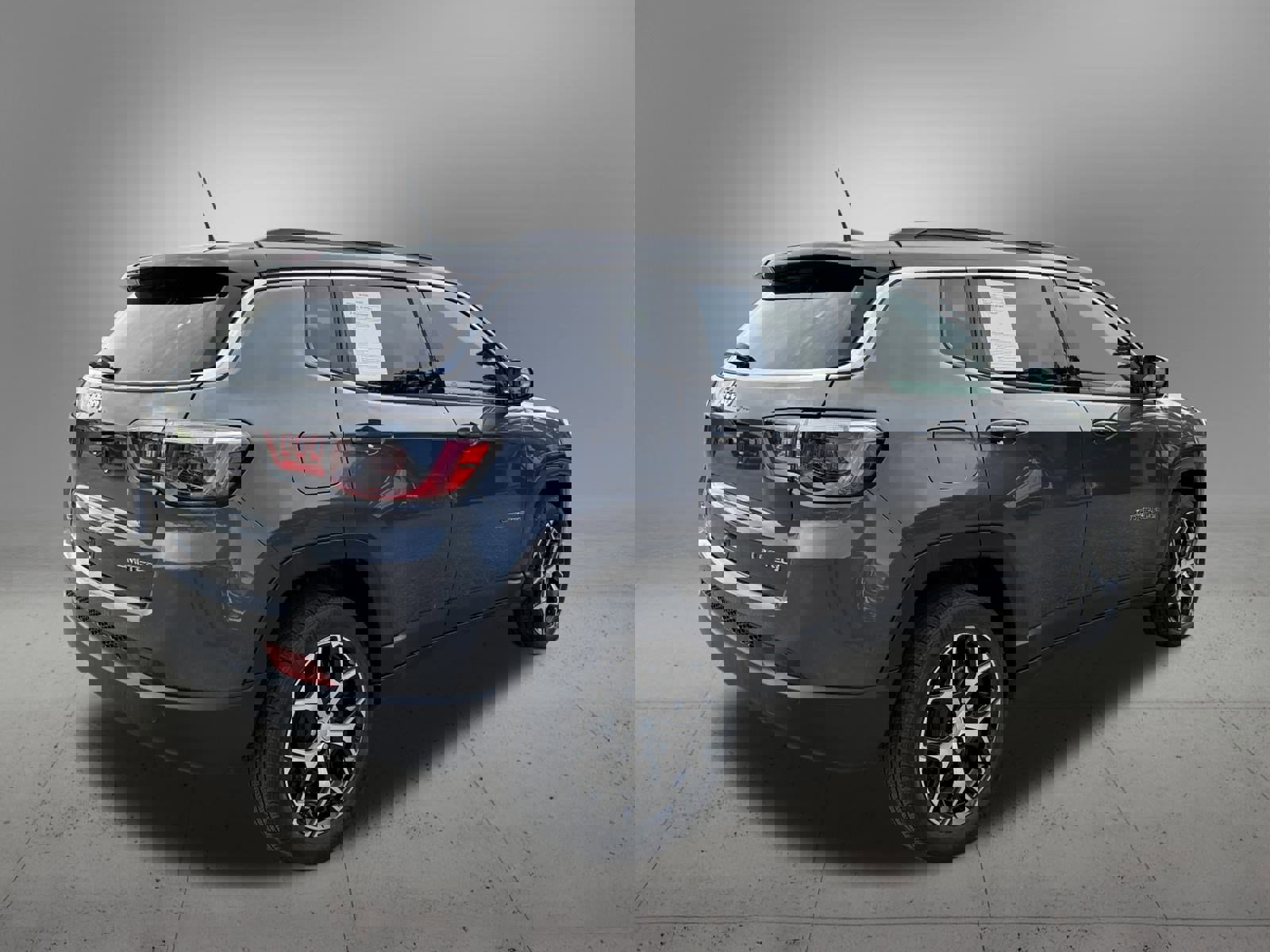 Used 2024 Jeep Compass Limited image 4