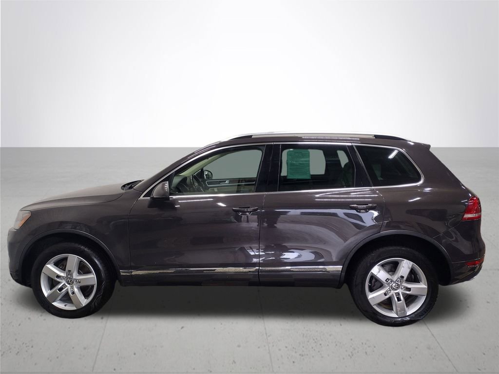 Used 2012 Volkswagen Touareg TDI image 9
