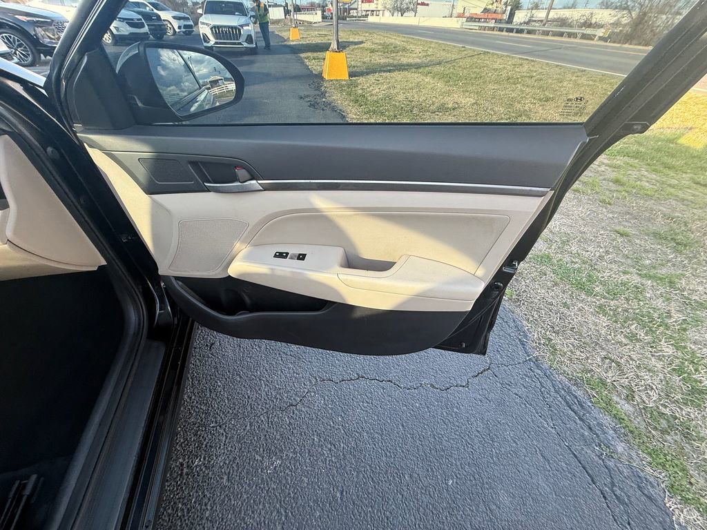 Used 2017 Hyundai Elantra Value Edition image 22