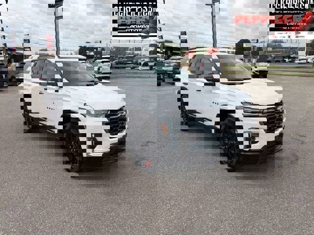 Used 2023 Chevrolet Traverse Premier w/ Redline Edition image 4