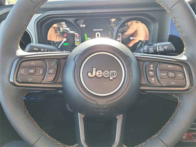 Used 2024 Jeep Wrangler Unlimited image 11