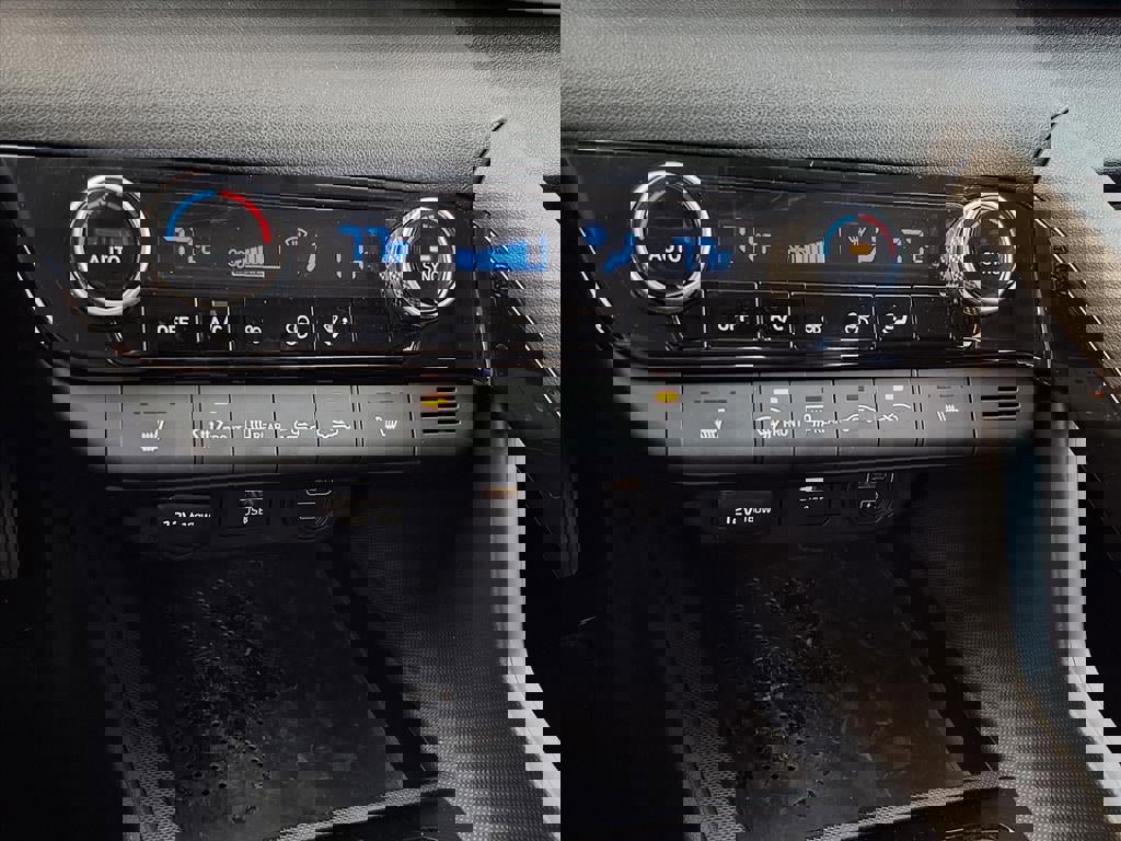 Used 2021 Hyundai Elantra SEL w/ Convenience Package image 20