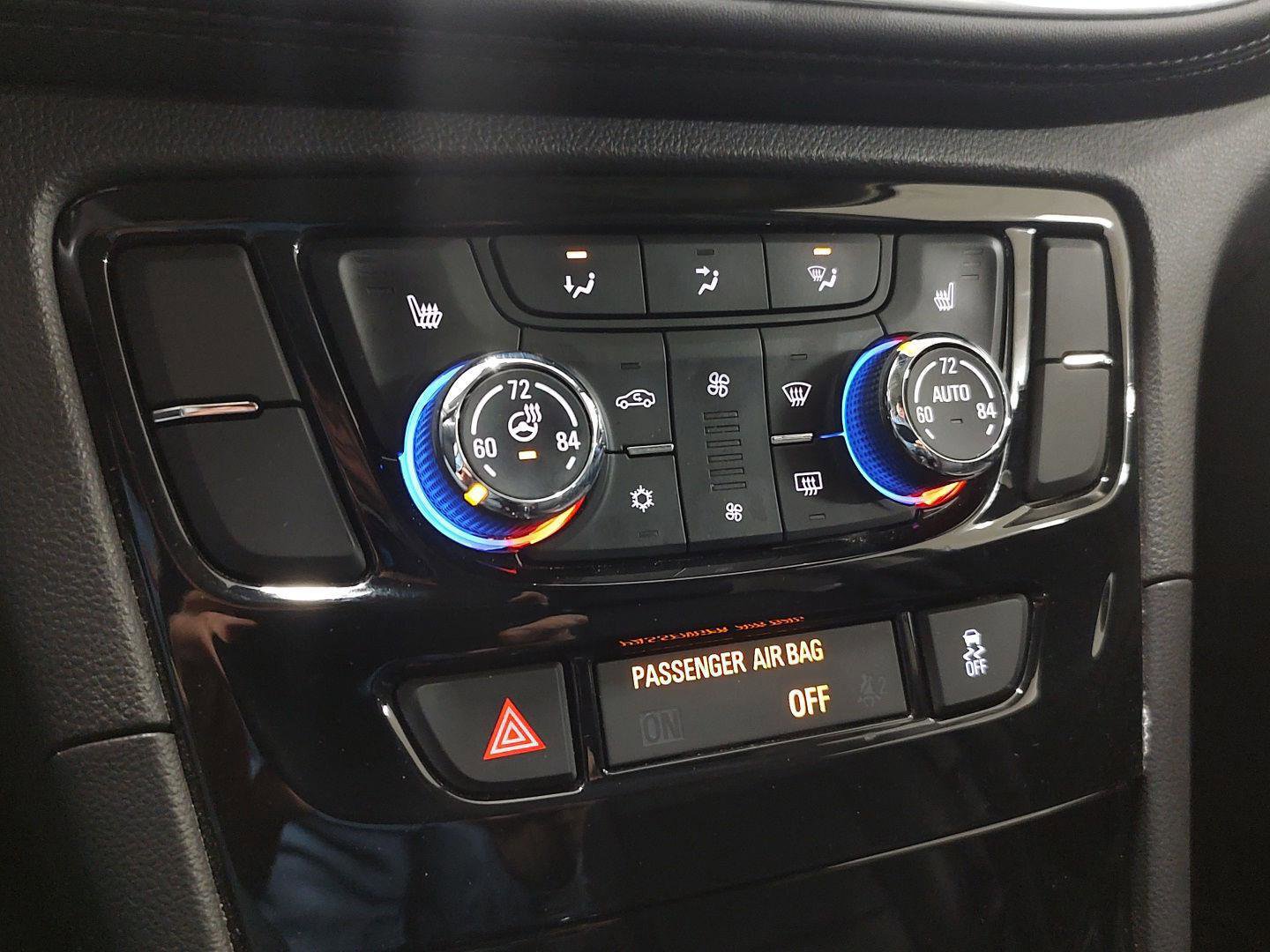 Used 2019 Buick Encore Essence image 12