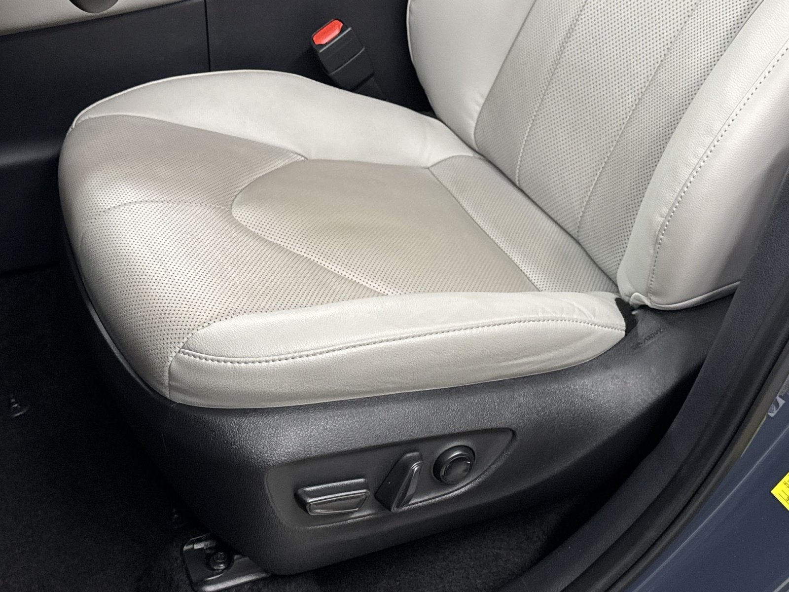 Used 2024 Toyota Grand Highlander AWD image 26