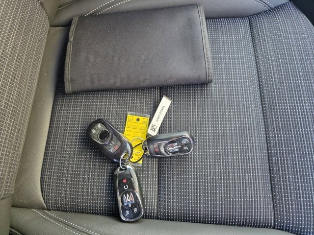 Used 2024 Buick Envista Preferred w/ Convenience I Package image 9