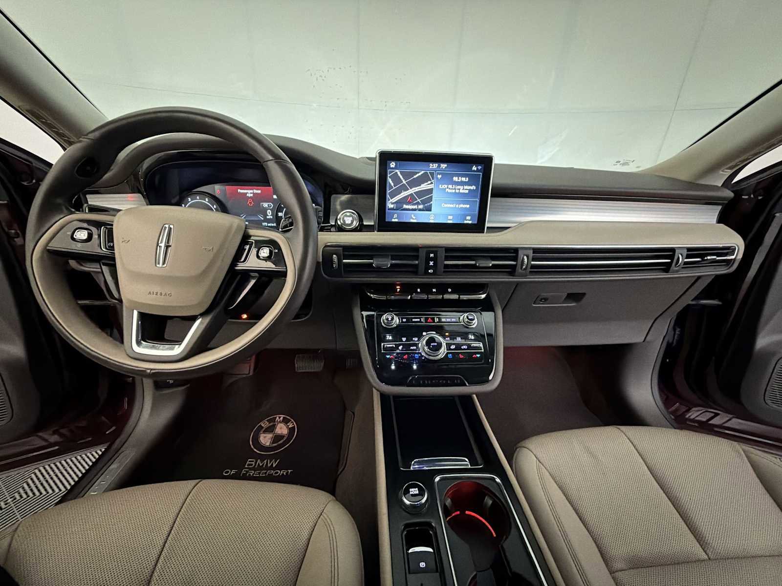 Used 2020 Lincoln Corsair AWD w/ Premium Package image 12