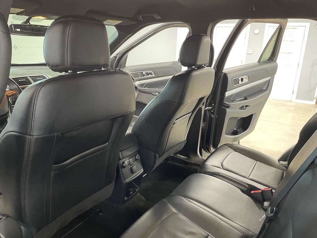 Used 2017 Ford Explorer XLT w/ Equipment Group 202A image 14