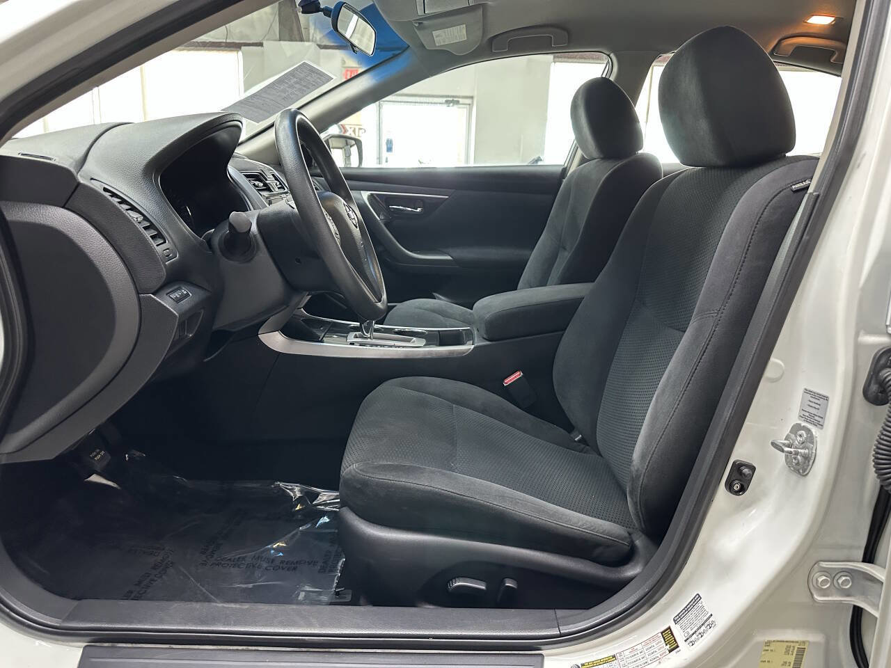 Used 2014 Nissan Altima 2.5 S w/ Display Audio Package FWD image 11
