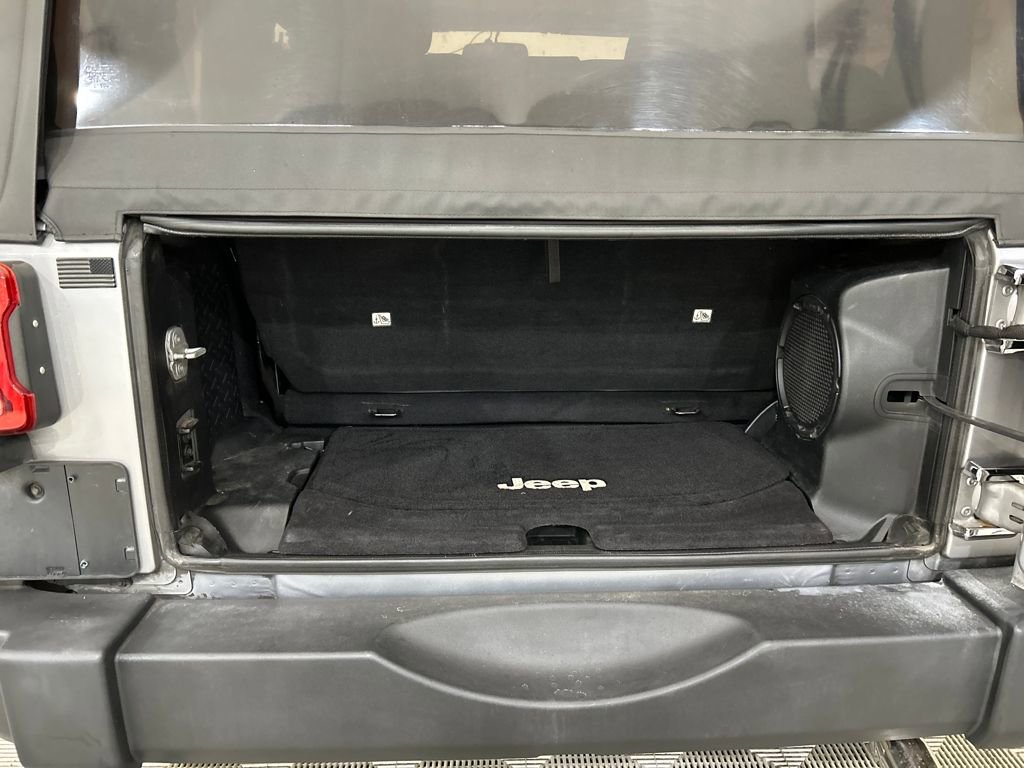 Used 2014 Jeep Wrangler Rubicon w/ Power Convenience Group image 5