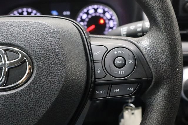 Used 2021 Toyota RAV4 LE image 22