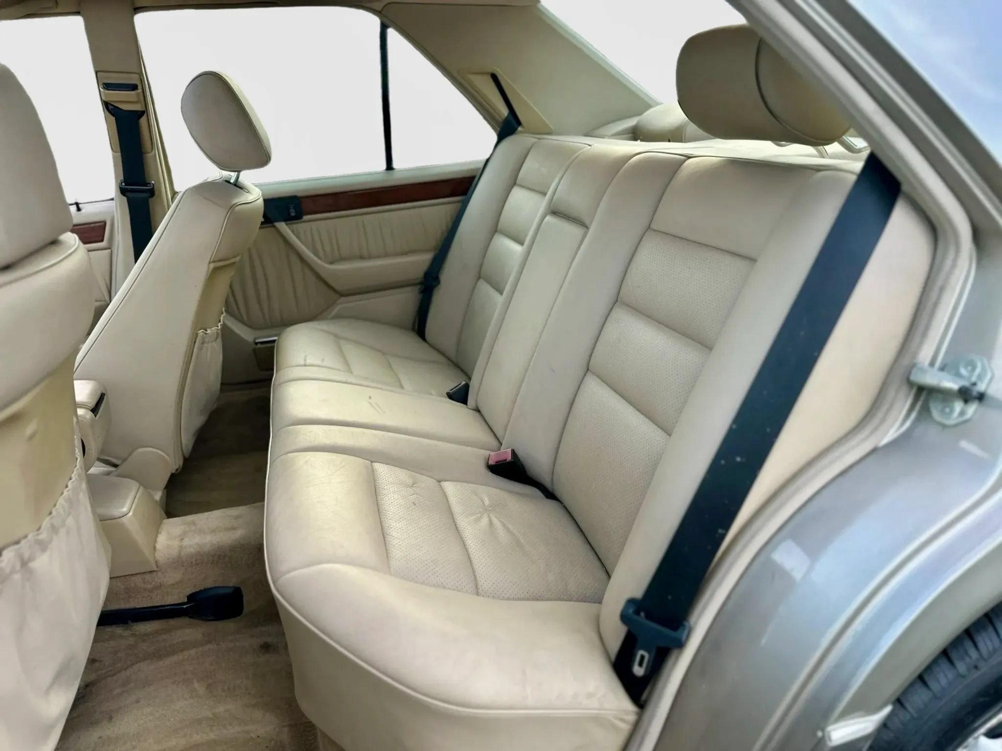 Used 1994 Mercedes-Benz E 320 Sedan image 8