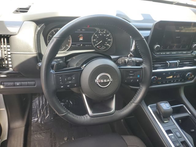 Used 2022 Nissan Pathfinder SV FWD image 15