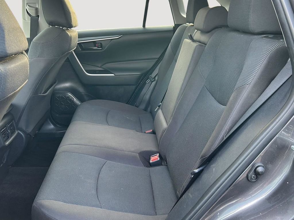 Used 2022 Toyota RAV4 LE image 20