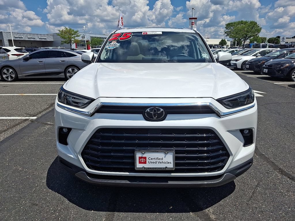 Certified 2025 Toyota Grand Highlander FWD image 2