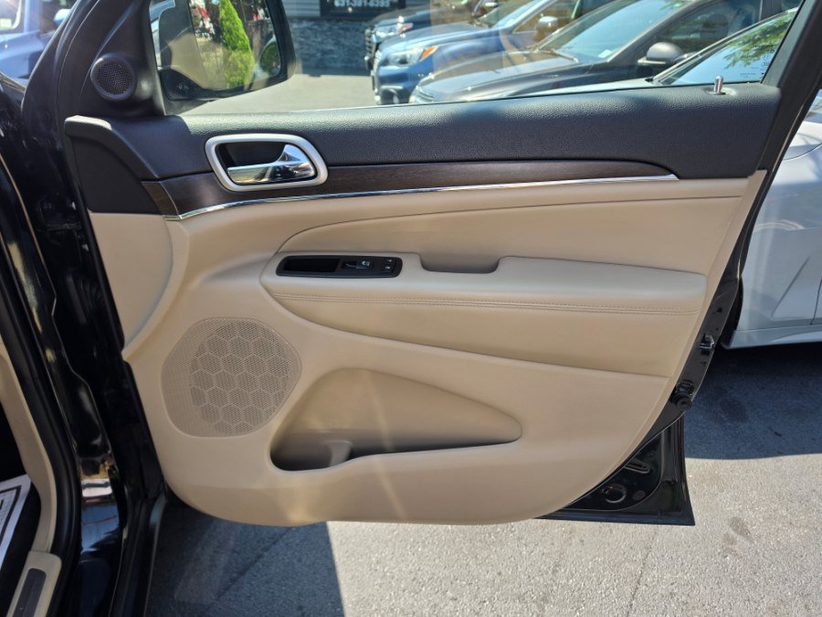Used 2018 Jeep Grand Cherokee Limited AWD/4WD image 37