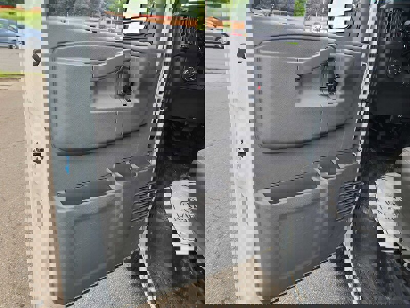 Used 2017 Chevrolet Express 2500 image 8