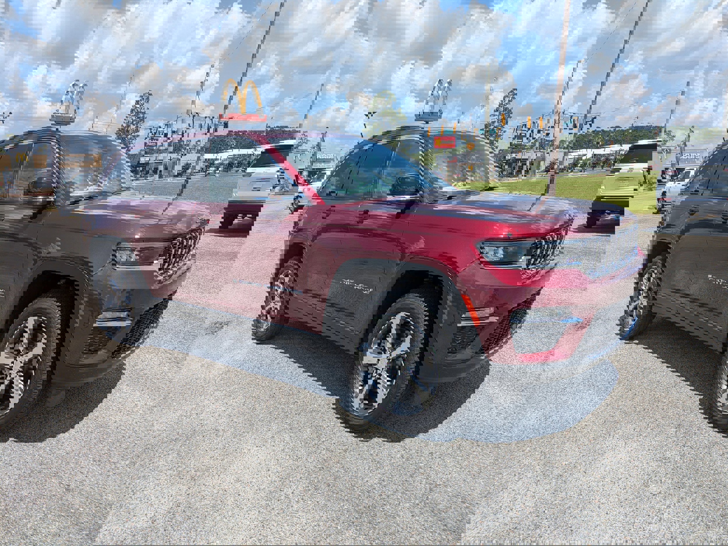 New 2024 Jeep Grand Cherokee Limited 4xe w/ Luxury Tech Group II image 2