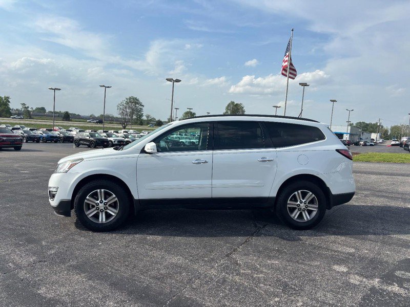 Used 2017 Chevrolet Traverse LT image 2