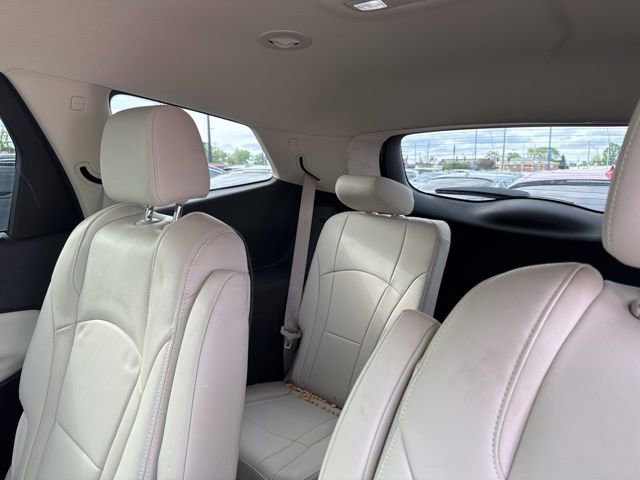 Used 2024 Buick Enclave Essence w/ Technology Package FWD image 11