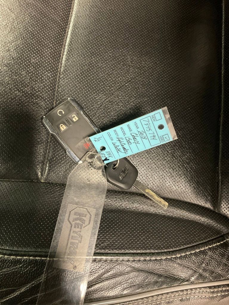 Used 2018 Chevrolet Silverado 1500 High Country image 25