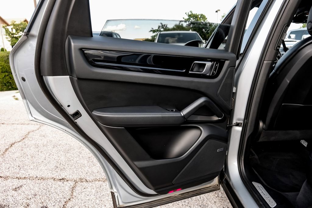 Used 2021 Porsche Cayenne image 49