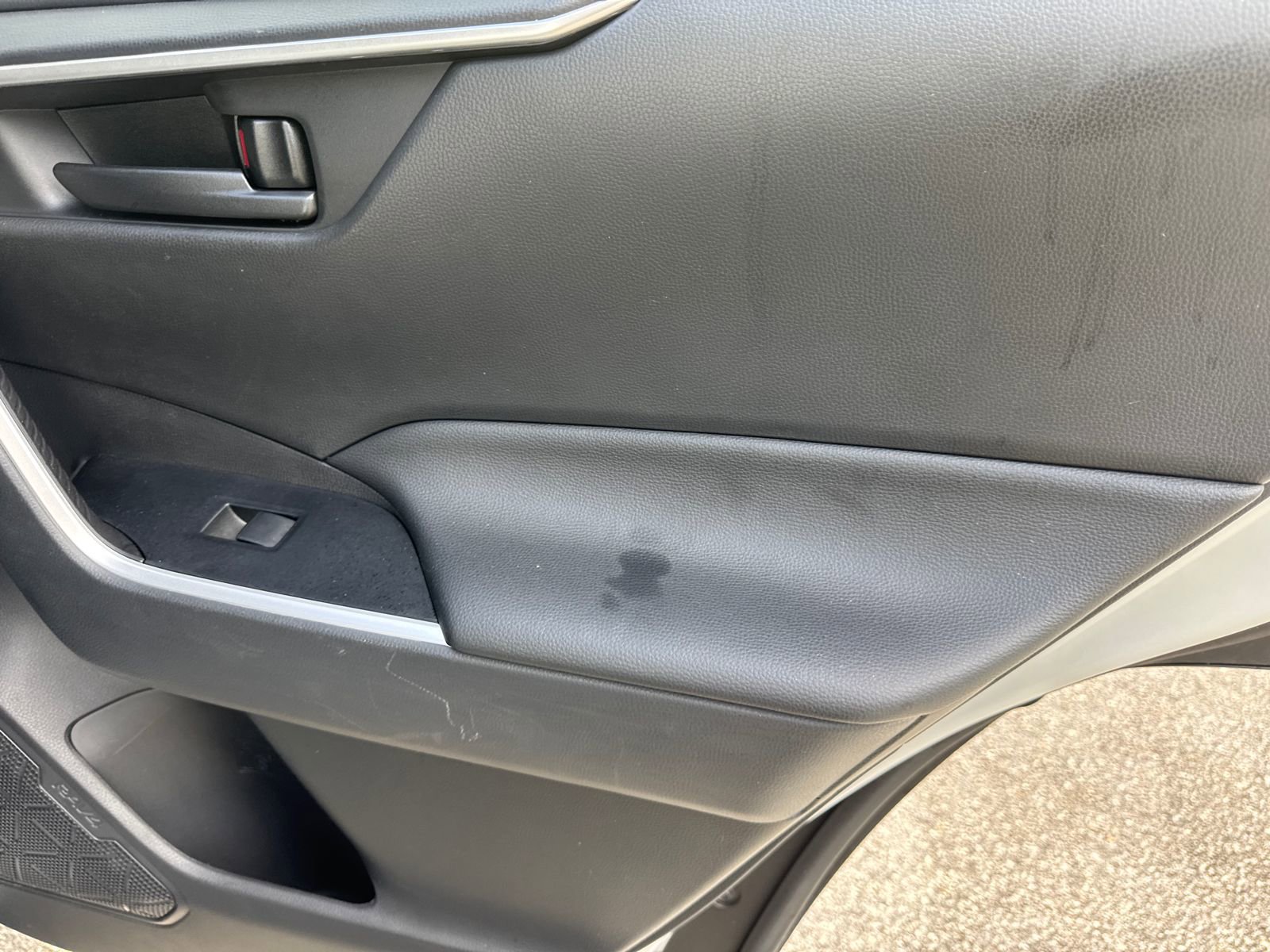 Used 2022 Toyota RAV4 LE image 16