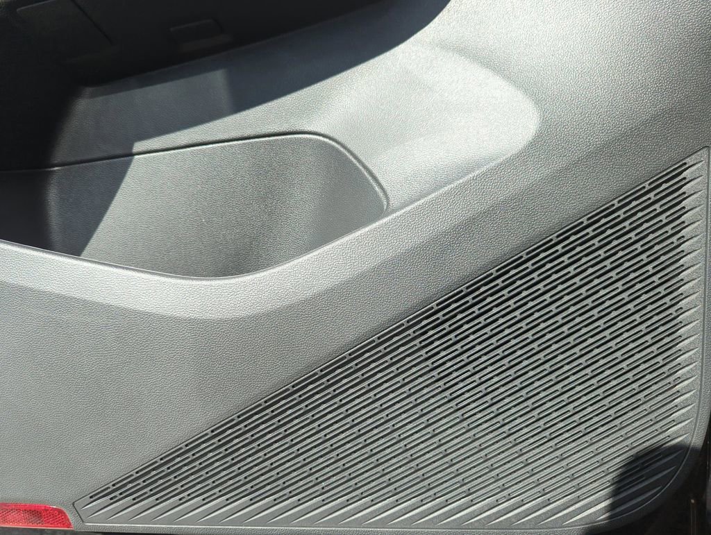 New 2026 Volkswagen Atlas Cross Sport SE image 23