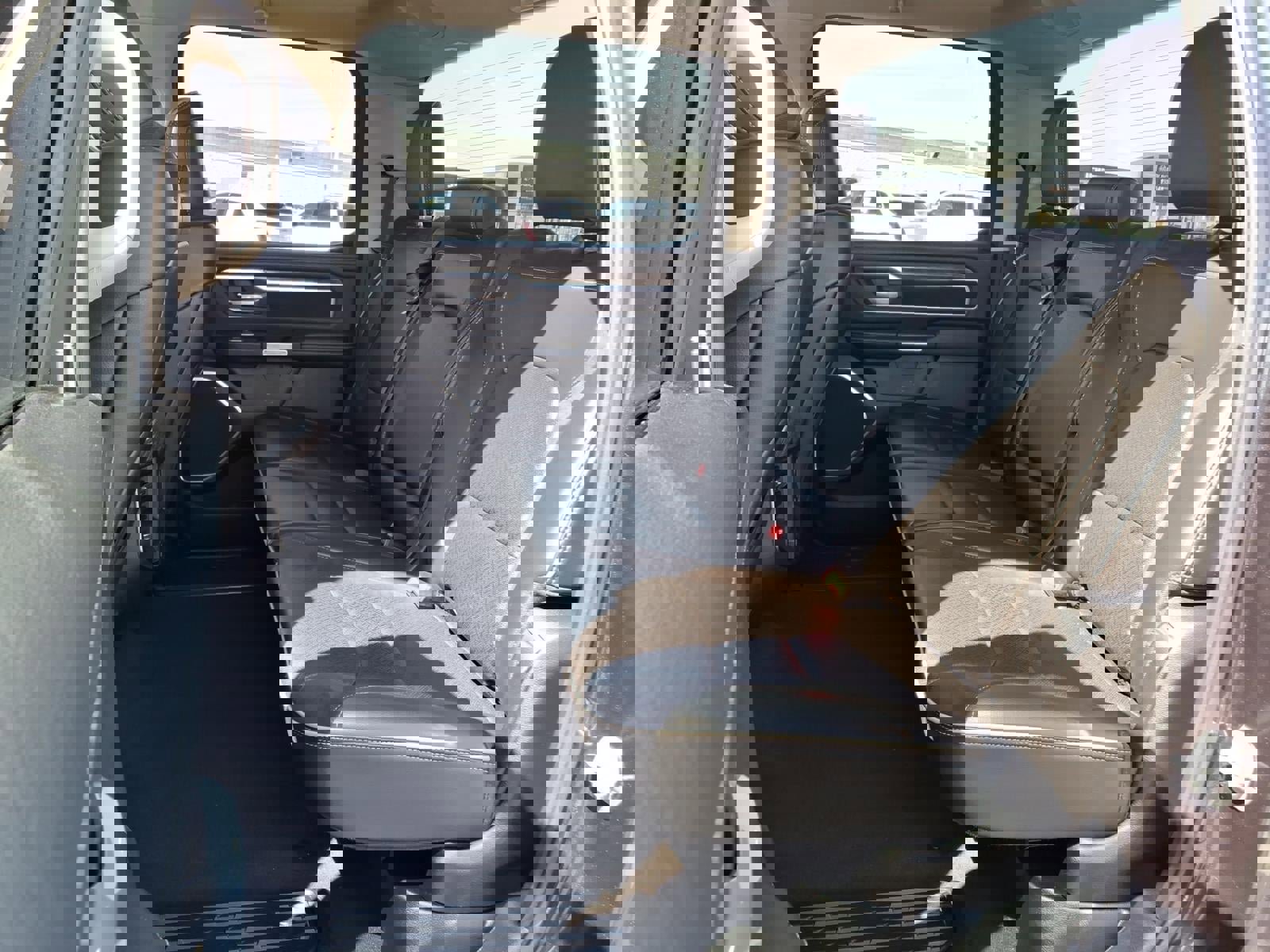 Used 2019 RAM 1500 Laramie AWD/4WD image 10