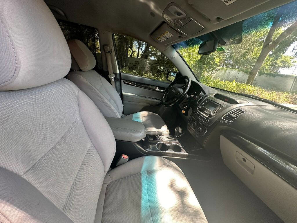 Used 2014 Kia Sorento LX image 28