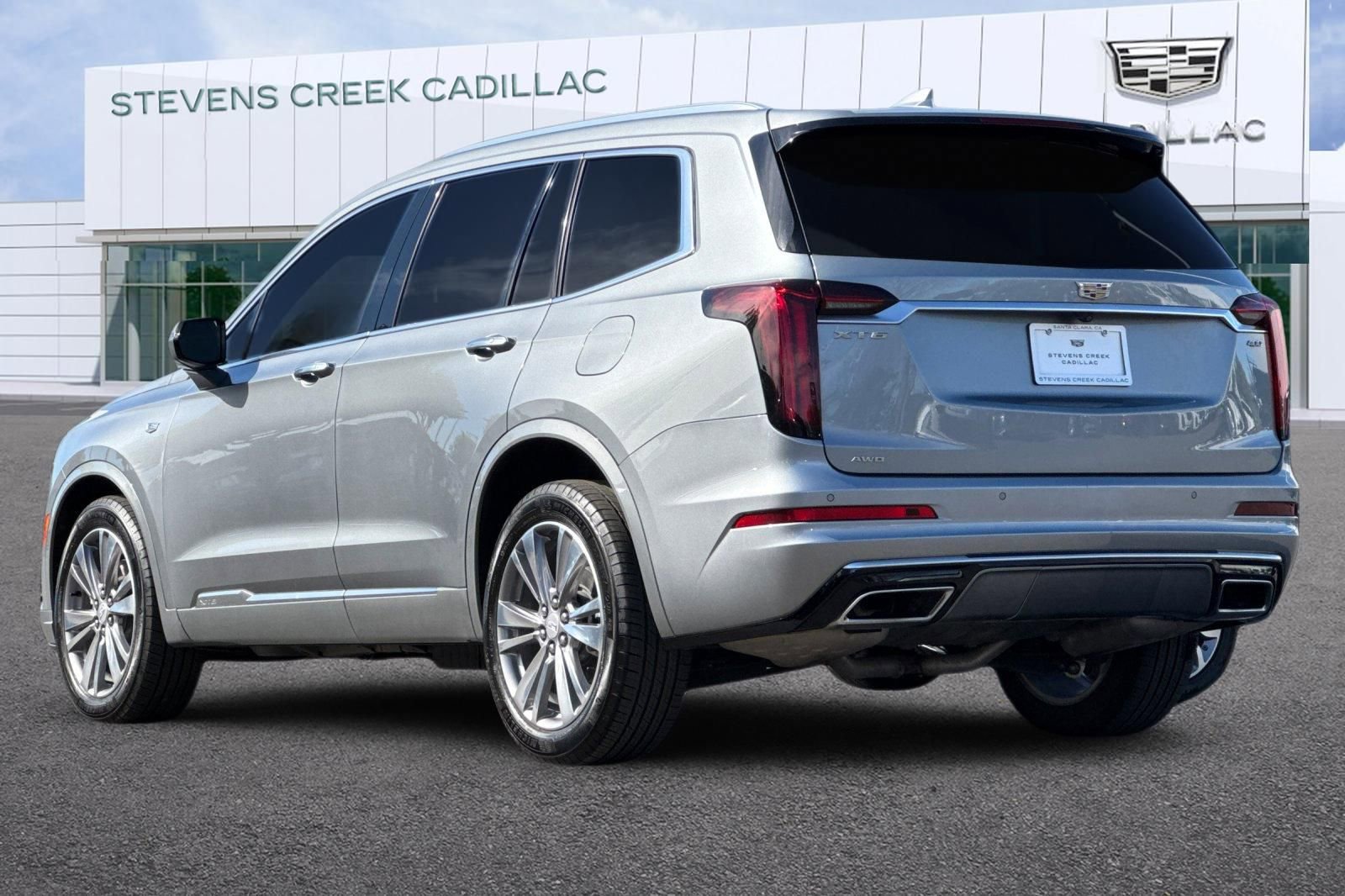 Certified 2025 Cadillac XT6 Premium Luxury image 5